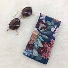 Load image into Gallery viewer, Floral Eyeglass Case