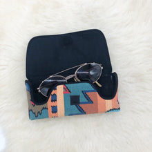 Load image into Gallery viewer, Pattern Eyeglass Case