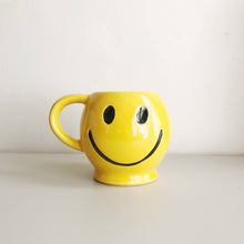 Load image into Gallery viewer, Smiley Face Coffee Mug