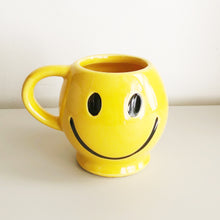 Load image into Gallery viewer, Smiley Face Coffee Mug